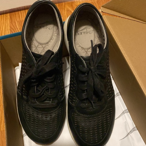 Dansko perforated sneakers - Picture 3 of 5